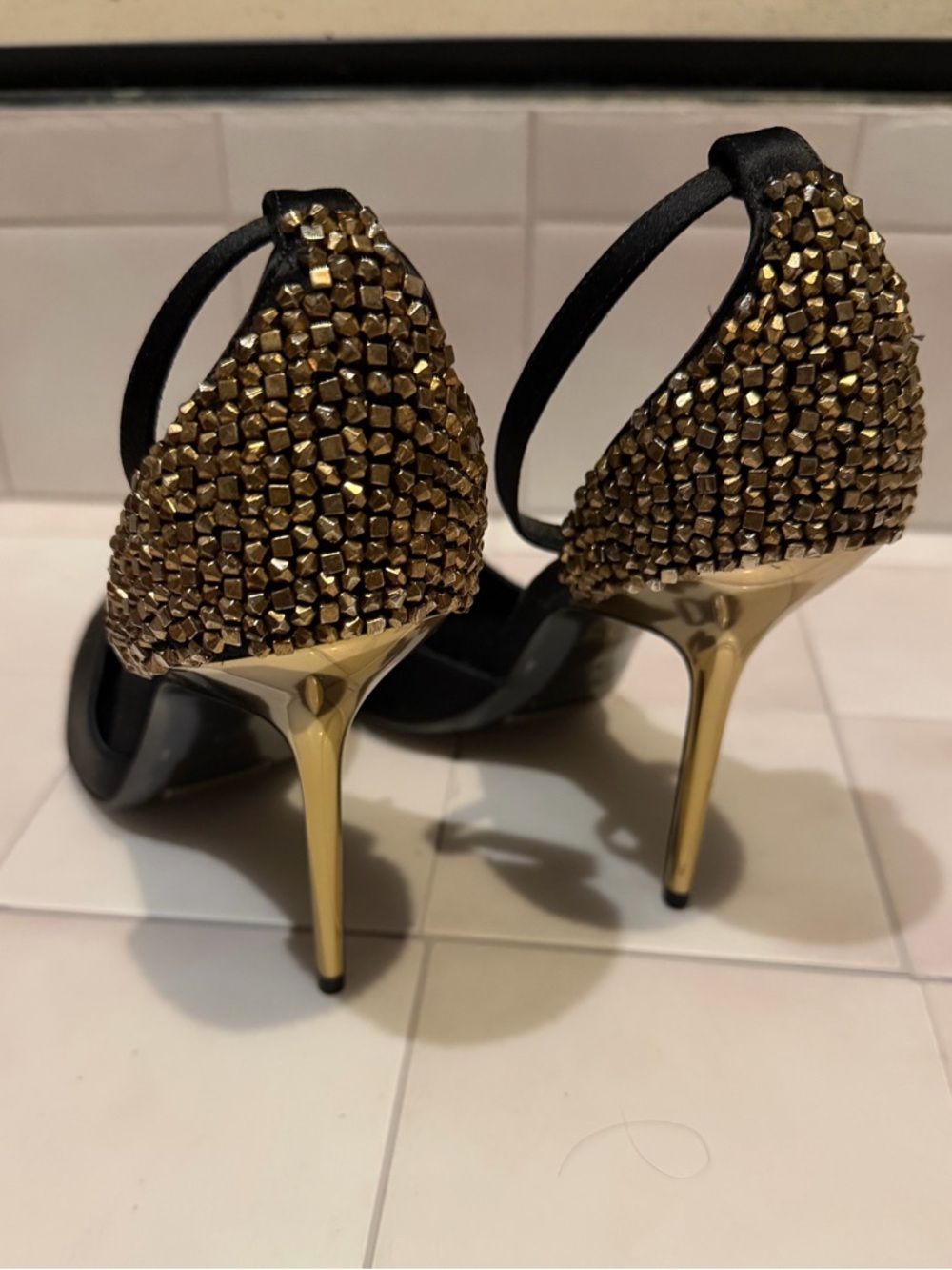 Burberry Heels - Picture 2 of 7